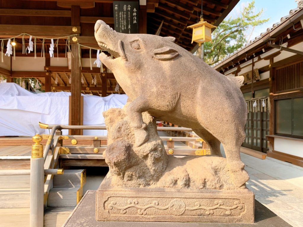 護王神社　狛猪　　イノシシ